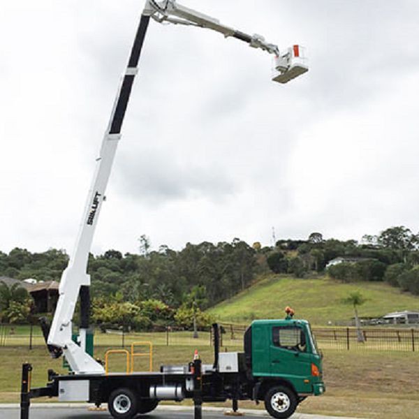 Строителен камион с кофа