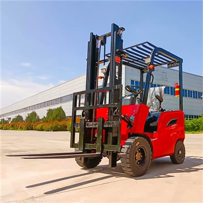 Електрически мотокар за открито